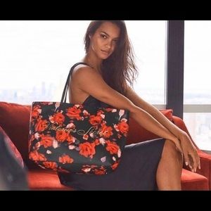 Victoria’s Secret Tote & Blanket Set